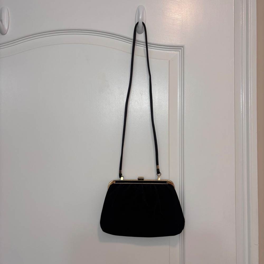 Mid-Century Vintage 1950s/60s Black Velvet Evening Bag Gold Tone Kiss Lock Frame